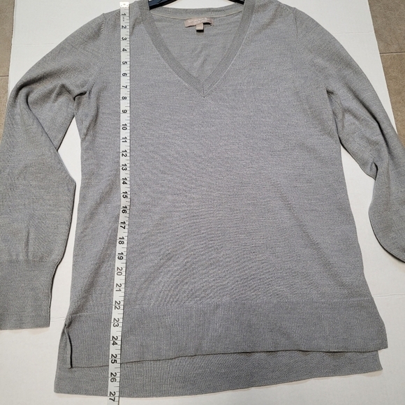Banana Republic Extra Fine Merino Wool Grey V Neck Sweater - Picture 6 of 8
